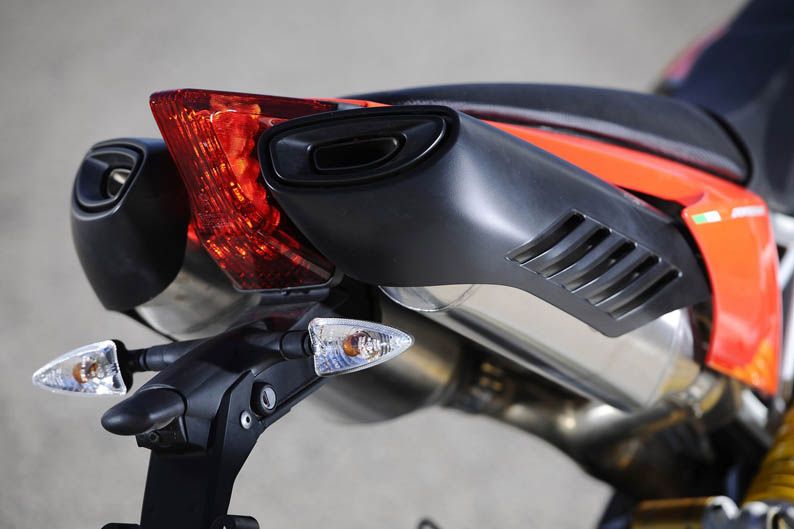 Aprilia Dorsoduro 1200 2012