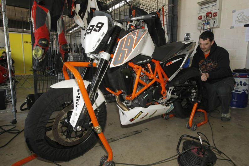 KTM 690 Duke Track