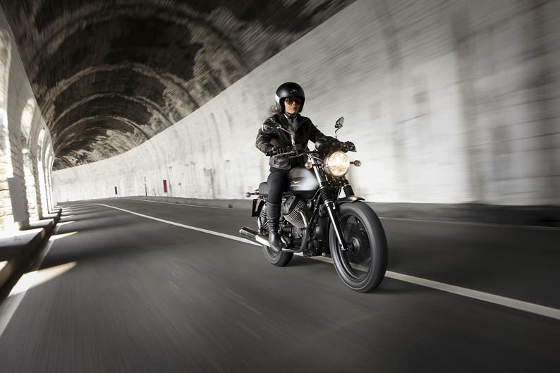 Moto Guzzi V7 Stone 2012