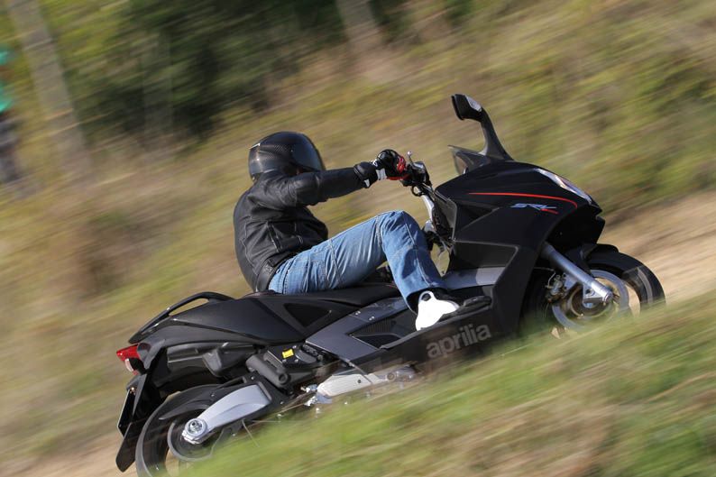 Aprilia SRV 850