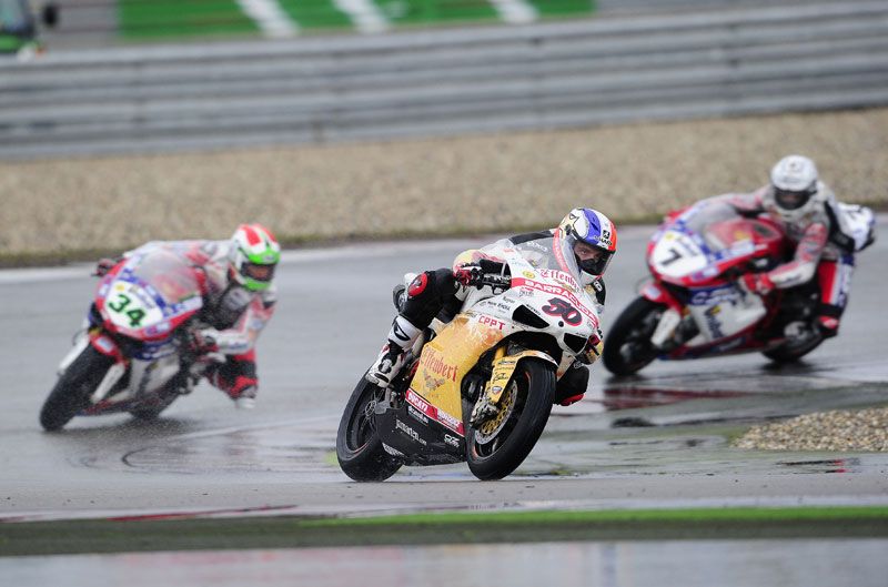 Guintoli y Checa. Mundial SBK Assen 2012.