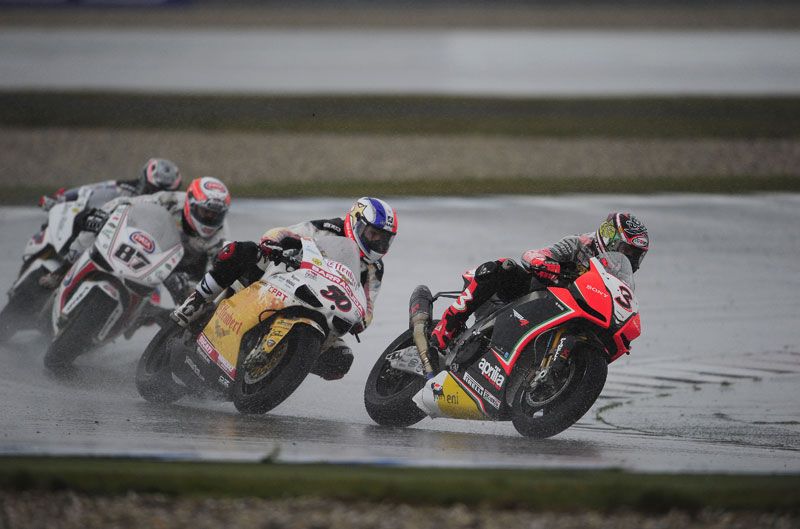 Biaggi y Guintoli. Mundial SBK Assen 2012.