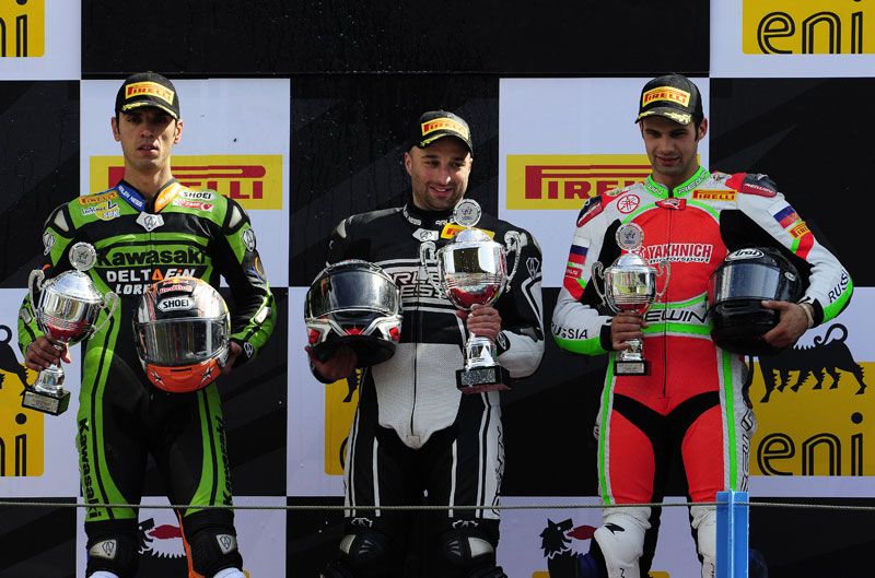 Podium SSP Assen 2012: Sofuoglu, Lanzi y Leonov.