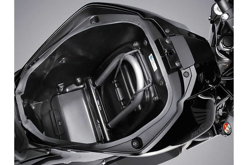 Honda NC700S.
