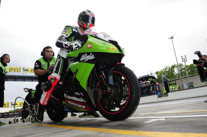 Sykes en boxes. Mundial SBK Monza 2012