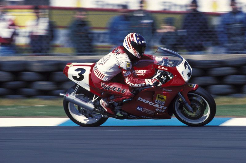 Motores Ducati. Pilotos: D. Roche