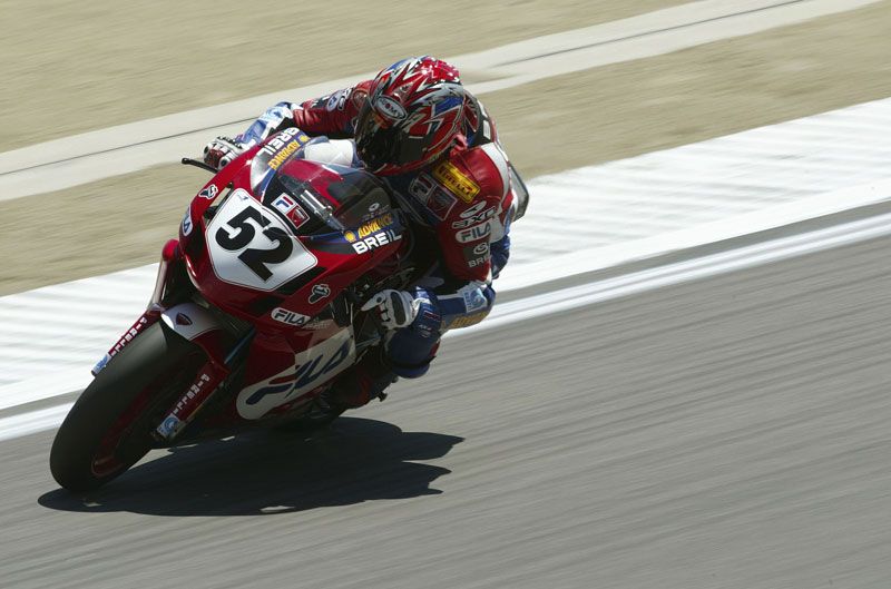 Motores Ducati. Pilotos: J. Toseland