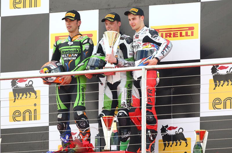 Podio Carrera SSP Donington 2012: Lowes, Sofuoglu y Cluzel