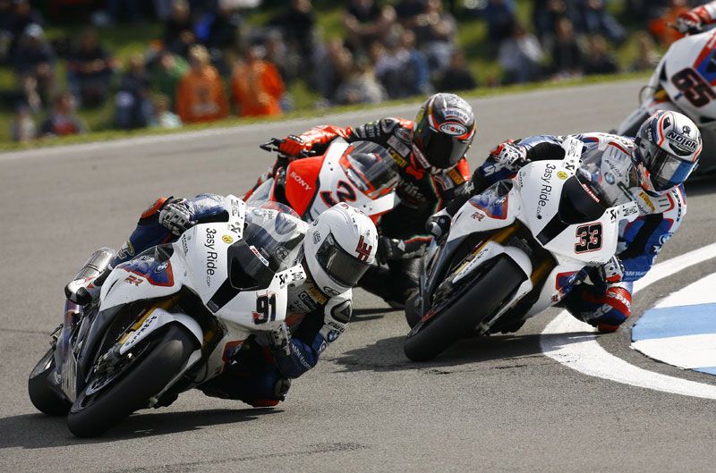 Haslam, Melandri y Biaggi. Mundial SBK Donington 2012