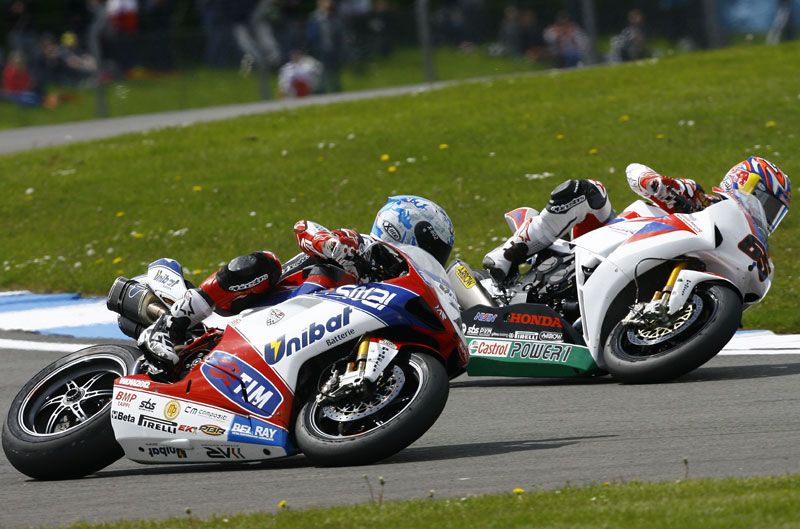 Checa y Rea. Mundial SBK Donington 2012