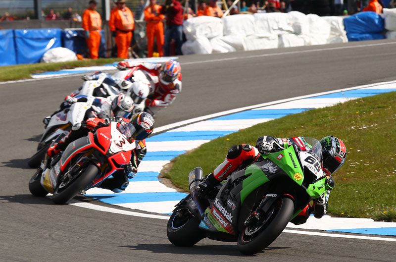 Sykes y Biaggi. Mundial SBK Donington 2012