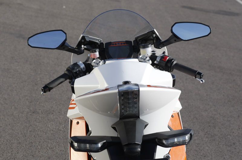 KTM RC8 R. Detalles