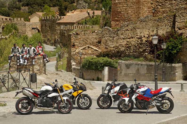 Comparativa streetfighter: Aprilia, KTM MV Agusta y Triumph