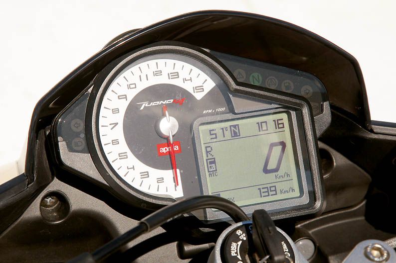 Comparativa streetfighter: Aprilia, KTM MV Agusta y Triumph
