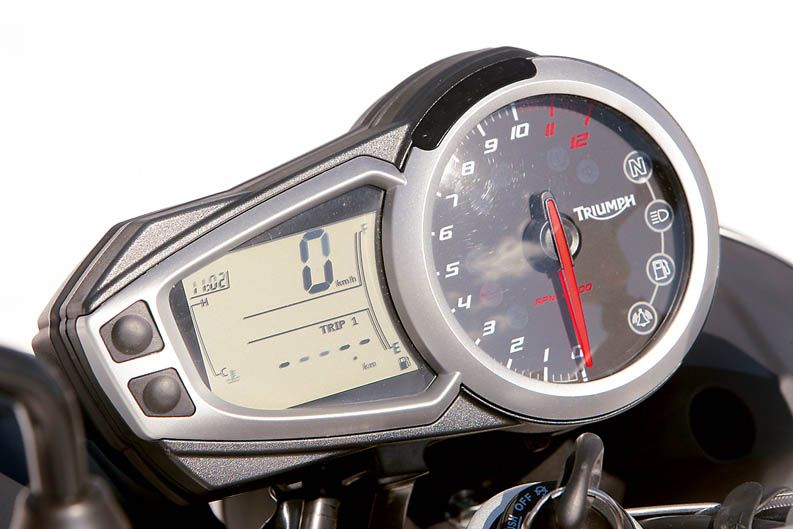 Comparativa streetfighter: Aprilia, KTM MV Agusta y Triumph