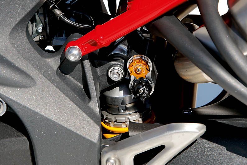 Comparativa streetfighter: Aprilia, KTM MV Agusta y Triumph