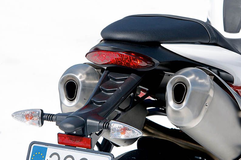 Comparativa streetfighter: Aprilia, KTM MV Agusta y Triumph