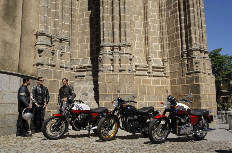 Comparativa Retro: Kawasaki W800 SE, Moto Guzzi V7 Special, Triumph Bonneville T100