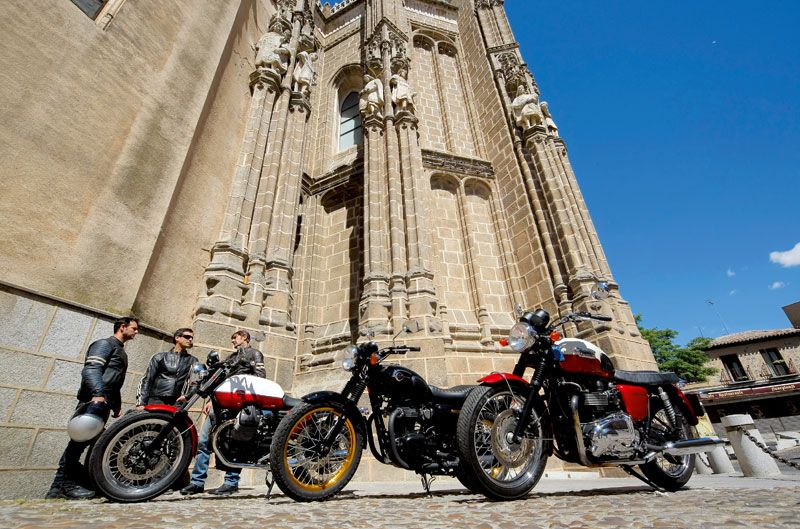 Comparativa Retro: Kawasaki W800 SE, Moto Guzzi V7 Special, Triumph Bonneville T100