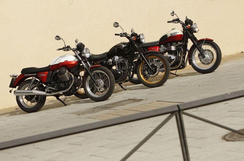 Comparativa Retro: Kawasaki W800 SE, Moto Guzzi V7 Special, Triumph Bonneville T100