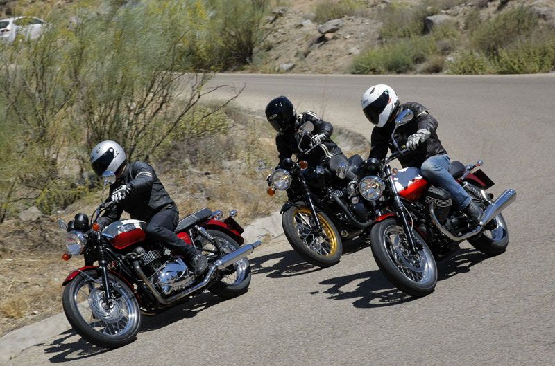 Comparativa Retro: Kawasaki W800 SE, Moto Guzzi V7 Special, Triumph Bonneville T100