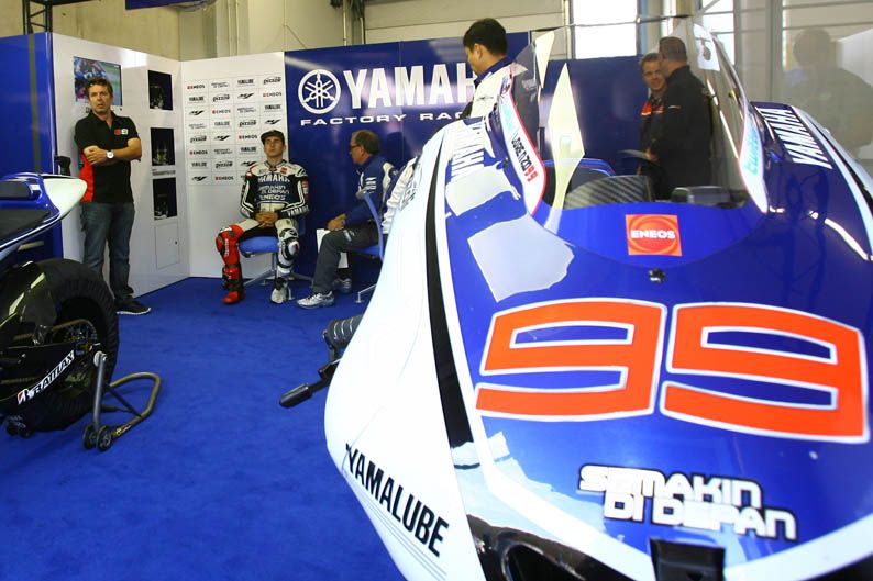 Jorge Lorenzo y Álvaro Bautista en Assen