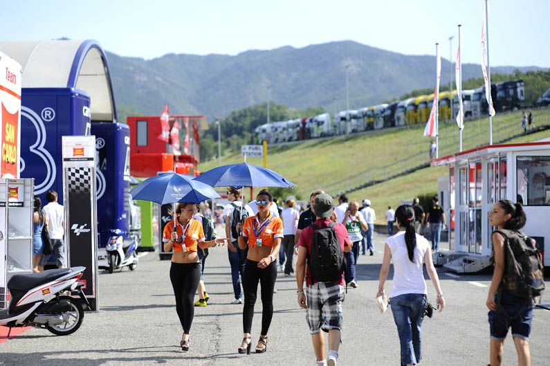 Las chicas del GP de Italia de MotoGP 2012