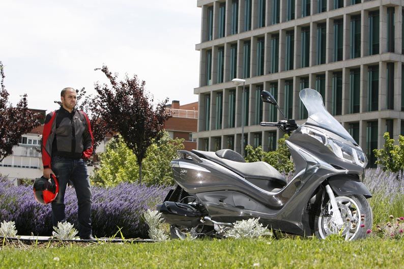 Piaggio X10 350
