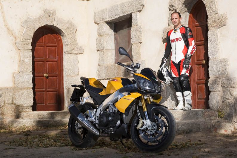 Aprilia Tuono V4 R APRC