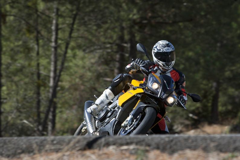 Aprilia Tuono V4 R APRC