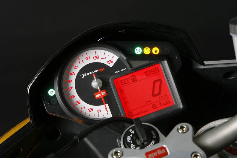 Aprilia Tuono V4 R APRC