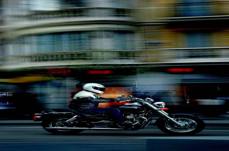 Comparativa custom: Suzuki y Triumph