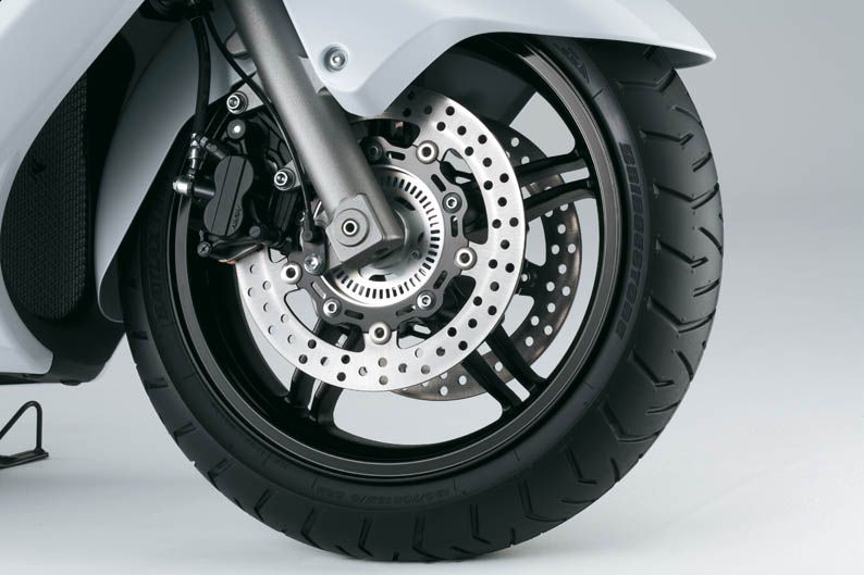 Suzuki Burgman 650 2013