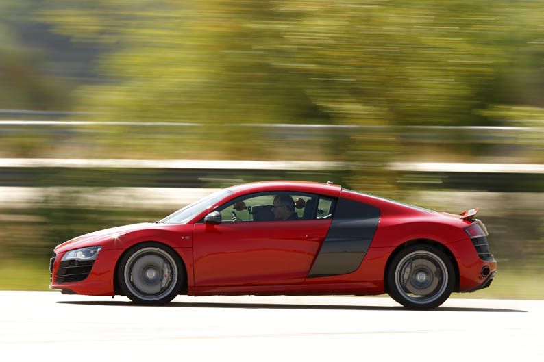 Comparativa Ducati 1199 Panigale S vs Audi R8