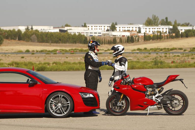 Comparativa Ducati 1199 Panigale S vs Audi R8