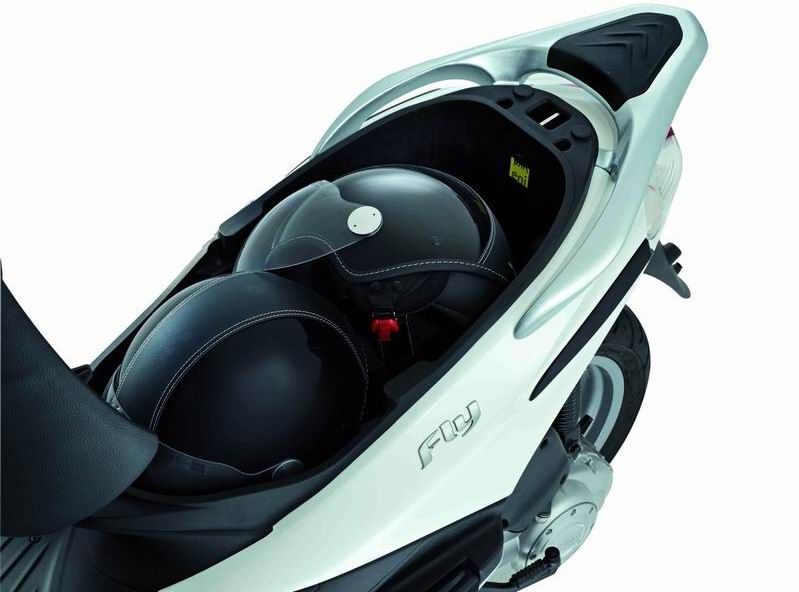 Piaggio Fly 125