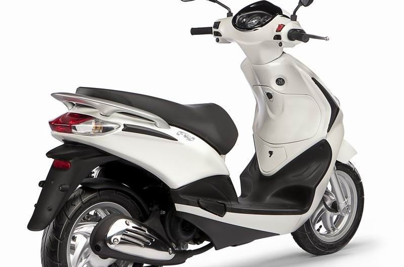 Piaggio Fly 125 perfil trasero