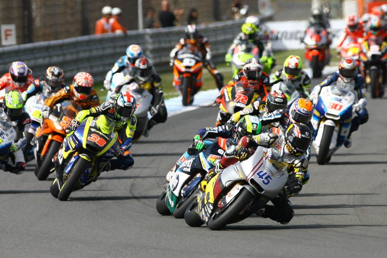 Emoción en la carrera de Moto2