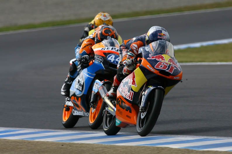 Arthur Sissis en carrera de Moto3