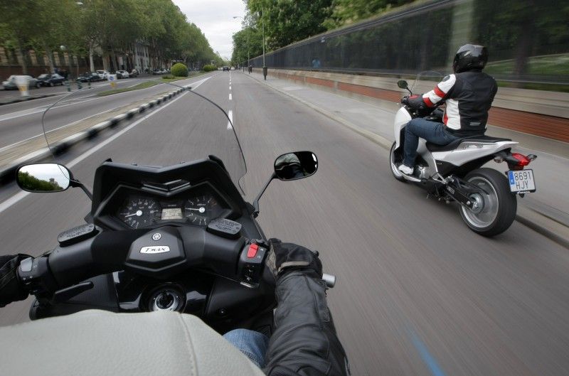 Comparativa scooter: Honda Integra vs Yamaha T-Max