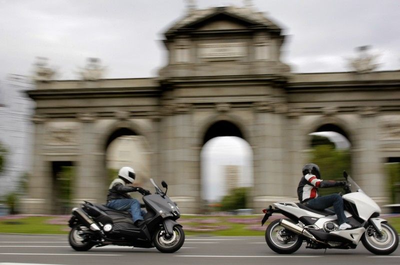 Comparativa scooter: Honda Integra vs Yamaha T-Max