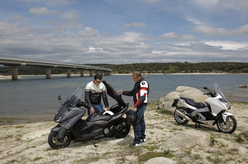 Comparativa scooter: Honda Integra vs Yamaha T-Max
