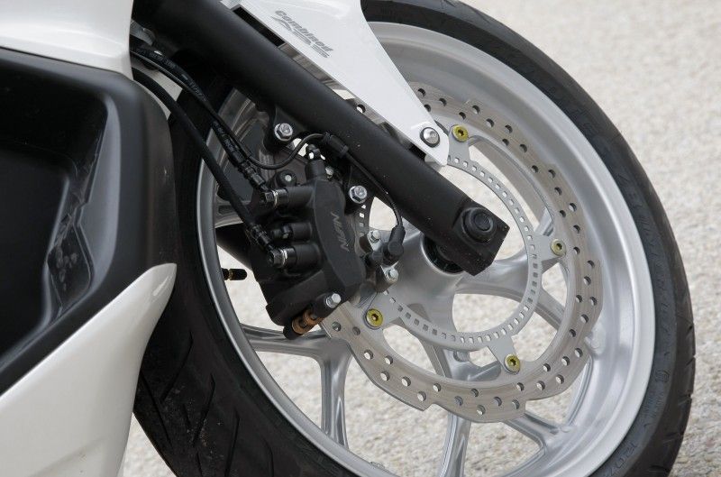 Comparativa scooter: Honda Integra vs Yamaha T-Max