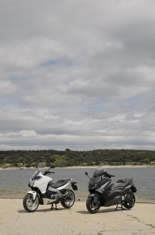 Comparativa scooter: Honda Integra vs Yamaha T-Max