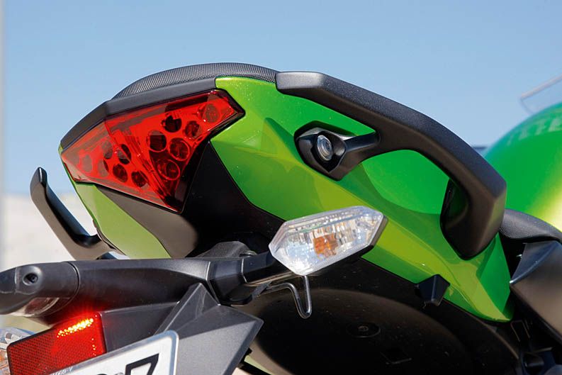 Parte trasera de la Kawasaki ER-6f