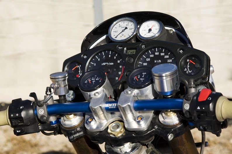 Cuadro de mandos de la Turbobusa