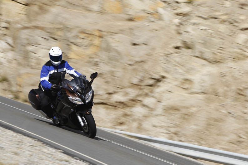Yamaha FJR 1300 (4)