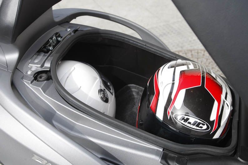 Suzuki Burgman 650 2013