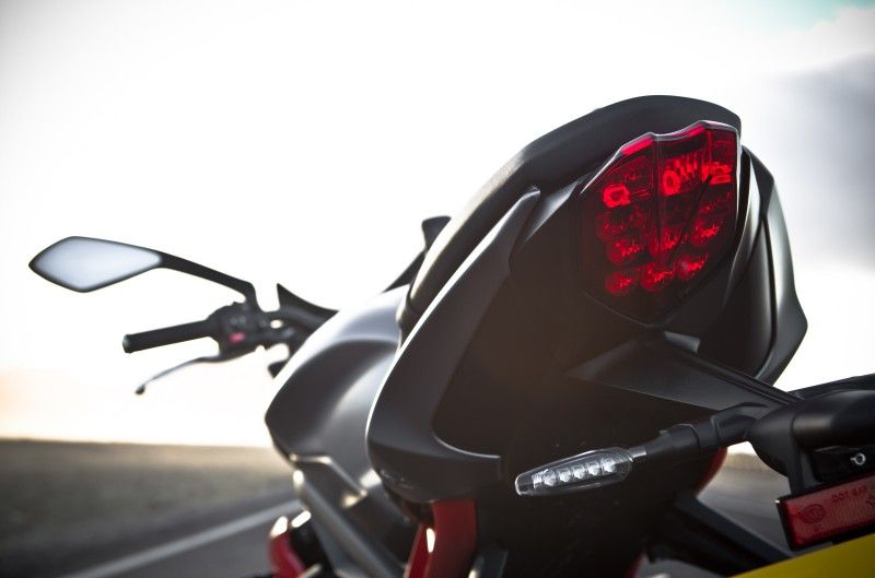 Triumph Street Triple R 2013