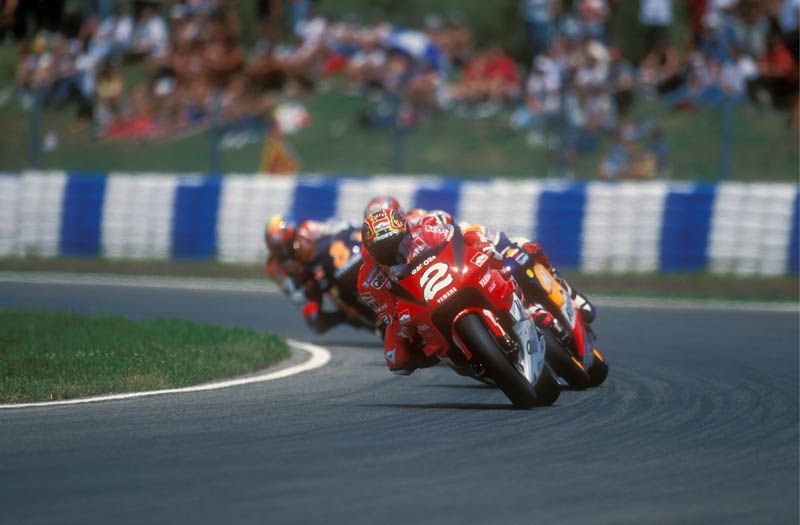 Max Biaggi (Yamaha). 1999